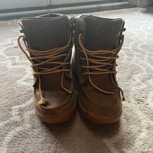 Timberland waterproof boots mens size 7/womens size 8.5